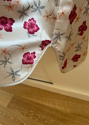 Çiçek Desenli Beyaz Midi Gecelik - Görsel 4