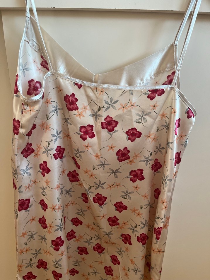 Çiçek Desenli Beyaz Midi Gecelik - Görsel 5