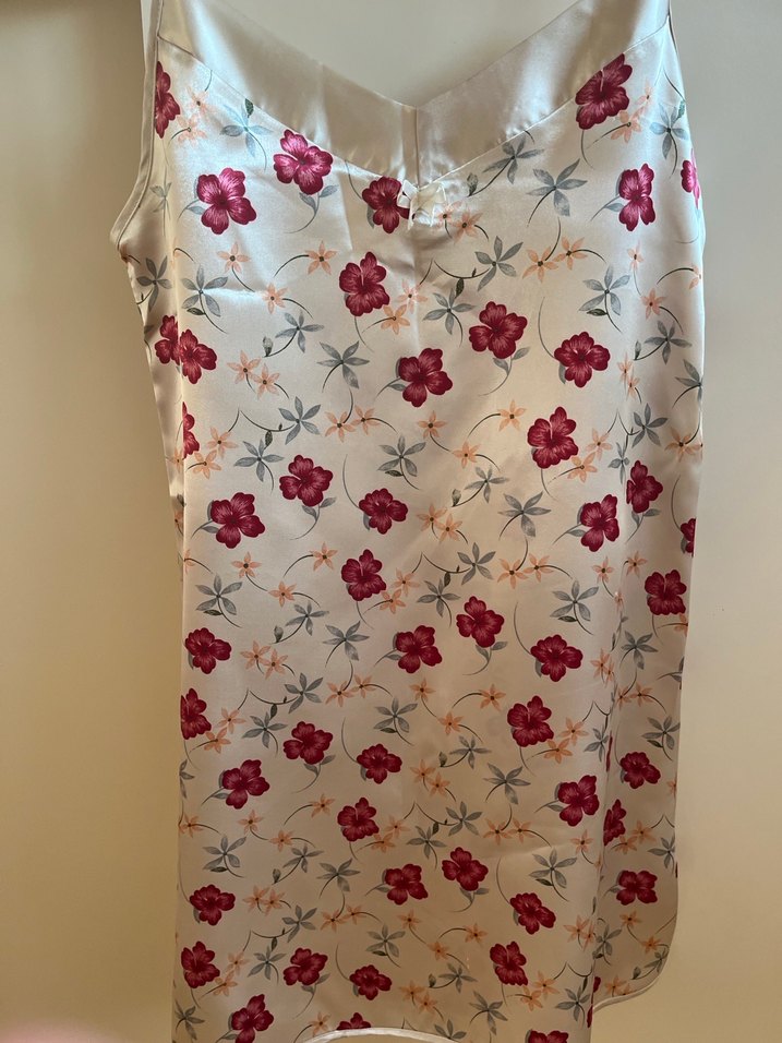 Çiçek Desenli Beyaz Midi Gecelik - Görsel 2