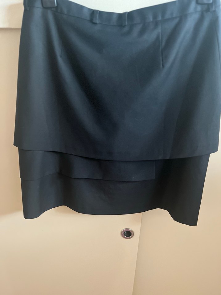 Siyah Katmanlı Drapeli Midi Etek yün kumaştır - Görsel 3