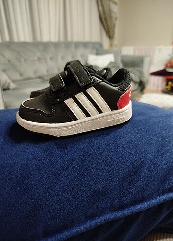 Adidas 20 no spor ayakkabı