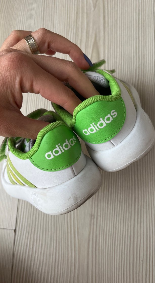 Kız Çocuk Beyaz Renkli Cırtlı Spor Ayakkabı - Görsel 4