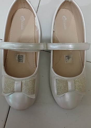 LC Waikiki Kız Çocuk Beyaz Tokalı Babet Ayakkabı