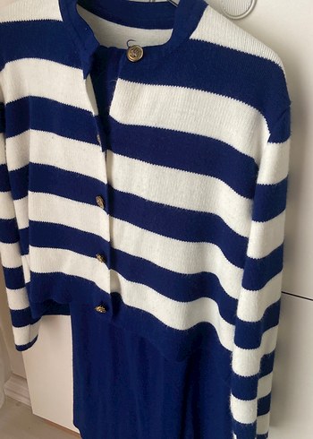 Düğmeli Lacivert Beyaz Çizgili Etekli triko takım - Görsel 3