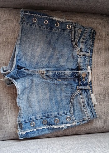 ZARA 38 beden Nakışlı Düğmeli Mavi renk Kadın Kot Şort - Görsel 2