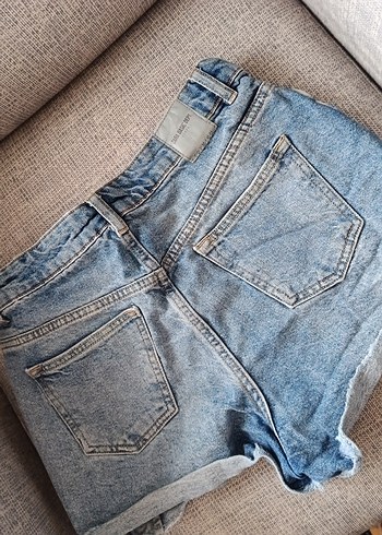 ZARA 38 beden Nakışlı Düğmeli Mavi renk Kadın Kot Şort - Görsel 5