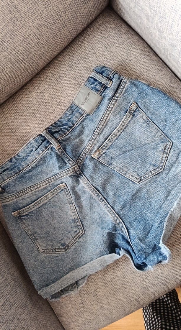 ZARA 38 beden Nakışlı Düğmeli Mavi renk Kadın Kot Şort - Görsel 5