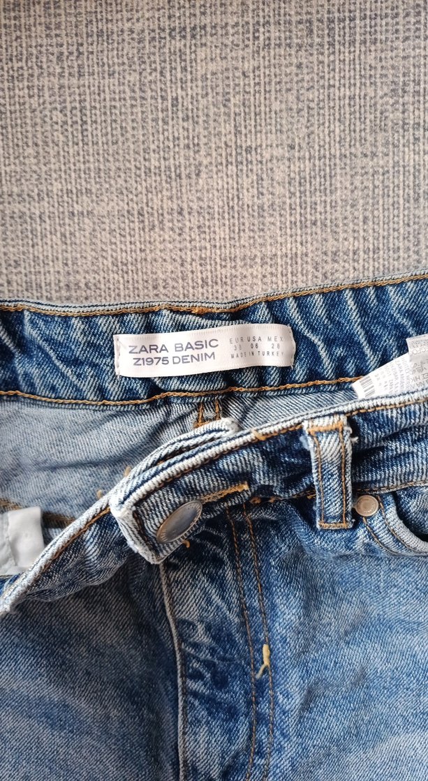 ZARA 38 beden Nakışlı Düğmeli Mavi renk Kadın Kot Şort - Görsel 3