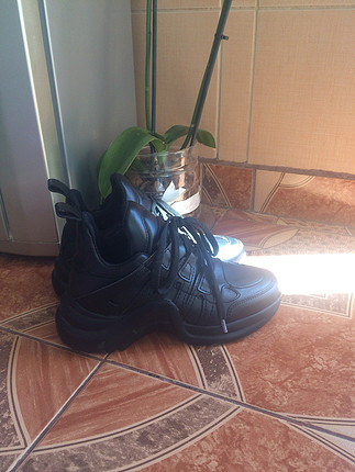 Siyah sneaker