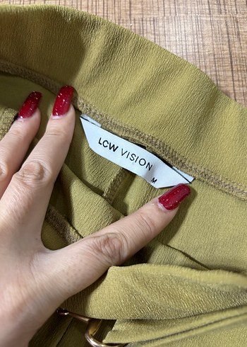 Kadın Yeşil Kemerli Yüksek Bel Mini Şort - Görsel 2