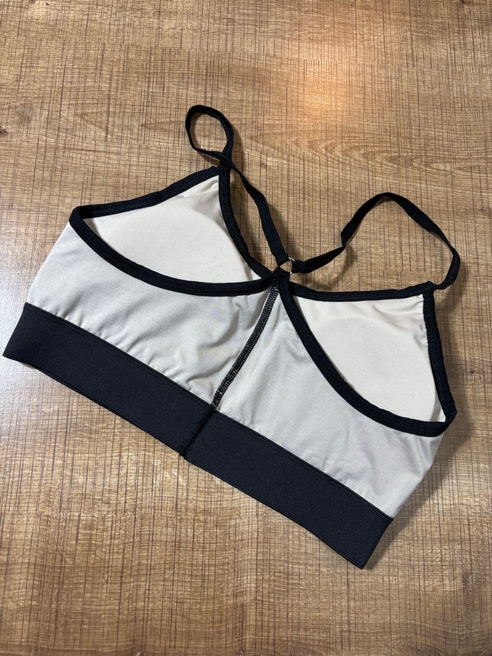 Gri Siyah Kenarlı Beyaz Spor Sütyeni - Görsel 2