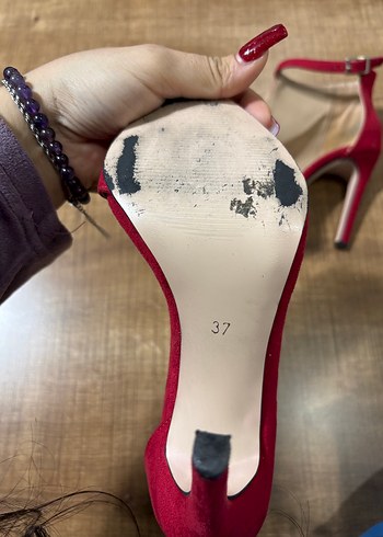 Kırmızı stiletto topuklu ayakkabı - Görsel 4