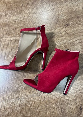 Kırmızı stiletto topuklu ayakkabı - Görsel 3