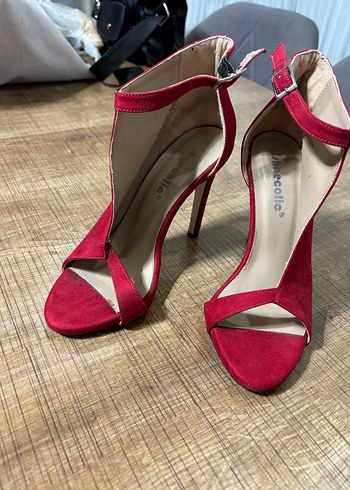 Kırmızı stiletto topuklu ayakkabı - Görsel 2