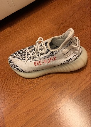 yeezy zebra v1