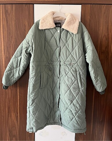 Oversize kapitone mont