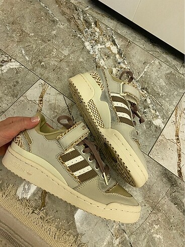 adidas forum low