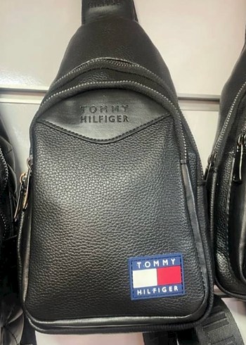 Tommy Hilfiger Siyah Erkek Omuz Çantası