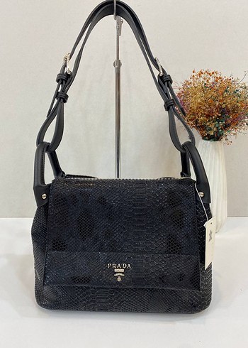 Prada Bej Kadın Deri Tokalı Çanta