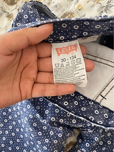 32 Beden lacivert Renk Levis pantolon