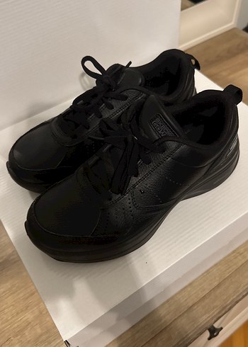 Skechers 36