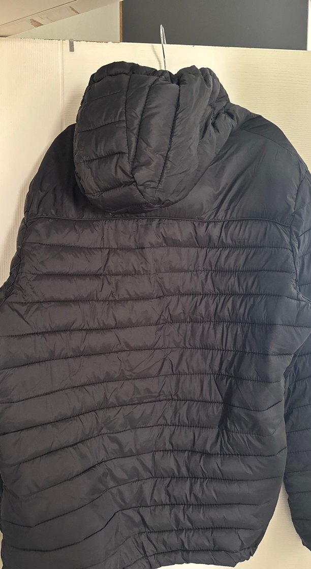 Erkek Siyah Şapkalı Mont Bershka - Görsel 4