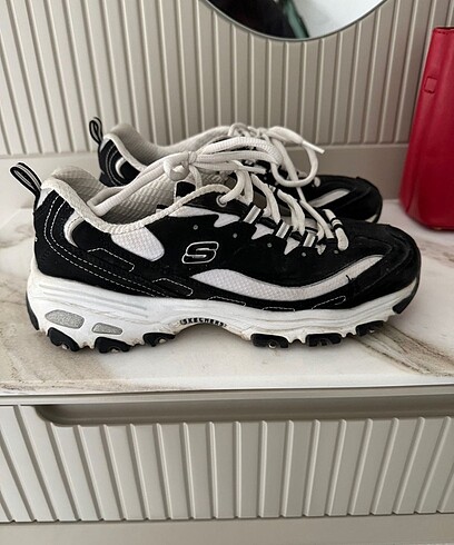 Skechers