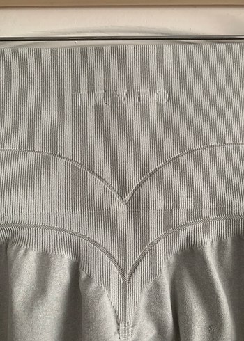 Gri Midi Kadın Tayt - Rahat ve Şık - Görsel 3