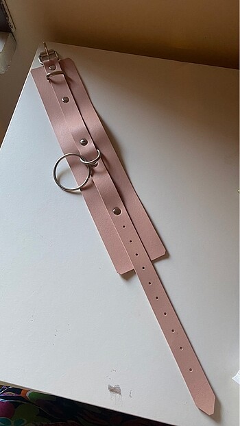 Pembe choker