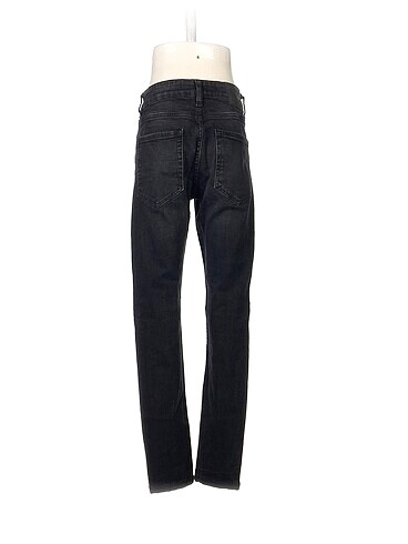 34 Beden Bershka Skinny %70 İndirimli.