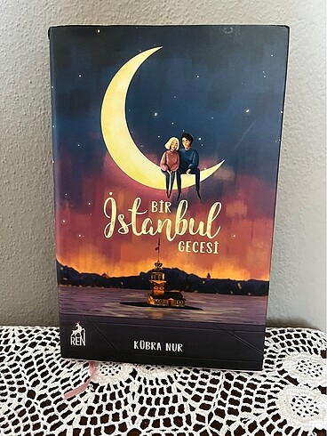 Kübra Nur Bir İstanbul Gecesi Roman Kitabı