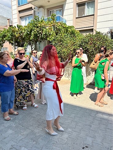 Betty&Sam Beyaz midi elbise