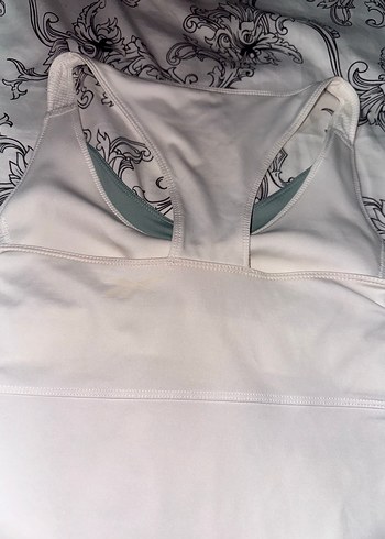 Beyaz V Yaka Spor Atlet - Görsel 7