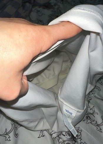 Beyaz V Yaka Spor Atlet - Görsel 5