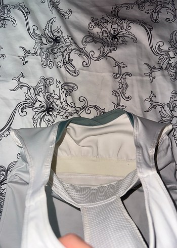 Beyaz V Yaka Spor Atlet - Görsel 8