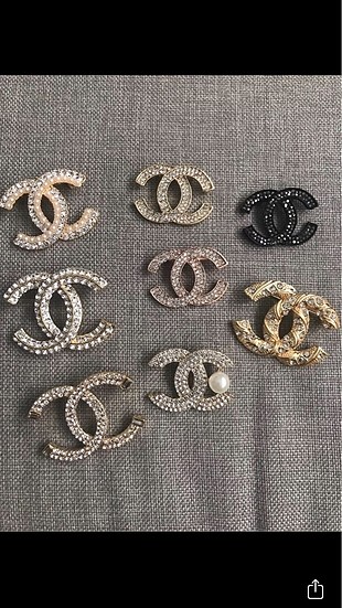 Chanel model broş