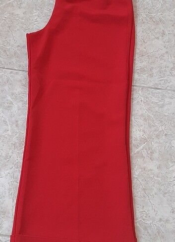 42 Beden kırmızı Renk Çok şık kumaş pantolon