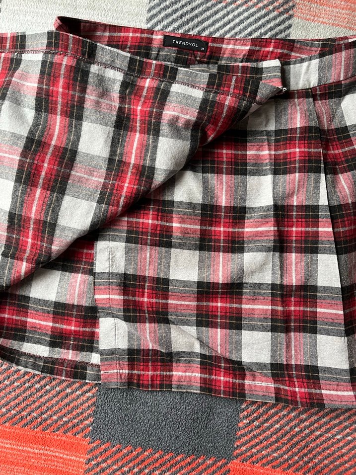 Gri-Kırmızı Ekose Pilili Midi Etek - Görsel 2