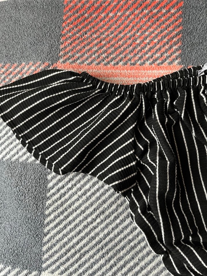 Siyah Çizgili Fırfırlı Tulum - Görsel 3