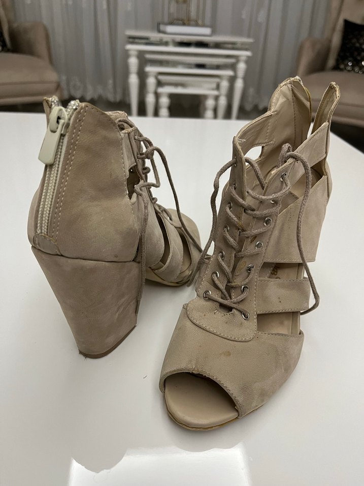 Bej Süet Kadın Dolgu Topuklu Ayakkabı - Görsel 2