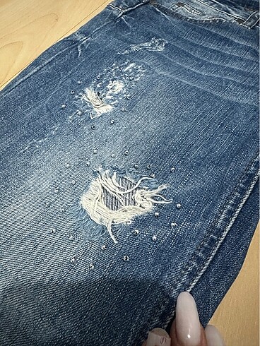 xs Beden Taş detaylı jean