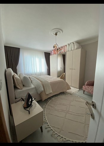 İşlemeli krem beyaz Yatak Örtüsü - Görsel 2