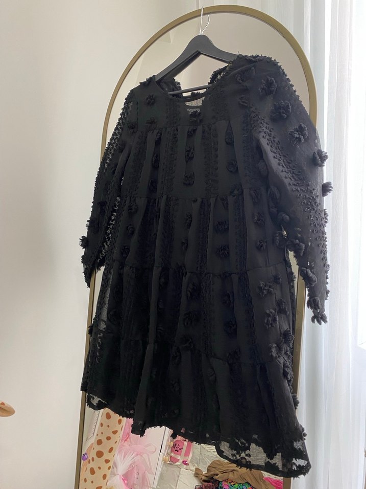 Siyah Nakışlı Uzun Kollu Midi Elbise - Görsel 2