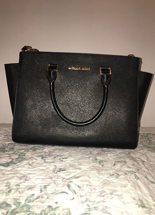 Michael Kors çapraz askılı çanta