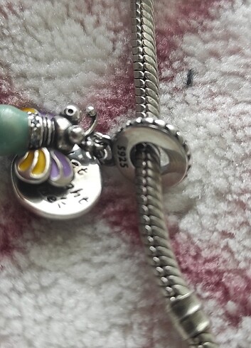Pandora Ateş böceği parlayan charm