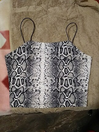 Yılan desenli crop top