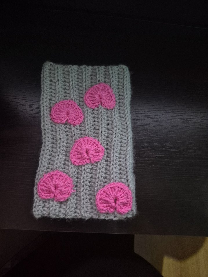 Pembe Kalp Detaylı Gri Örgü Eldiven - Görsel 2