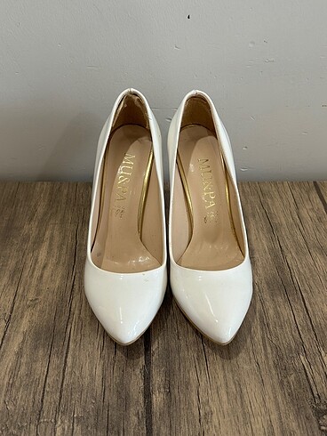 Beyaz stiletto