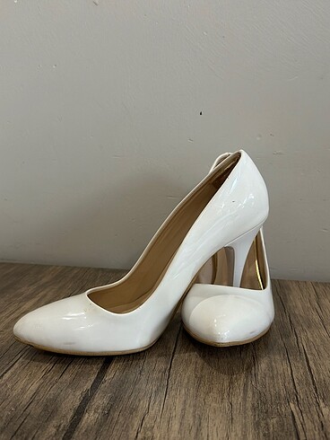 38 Beden Beyaz stiletto