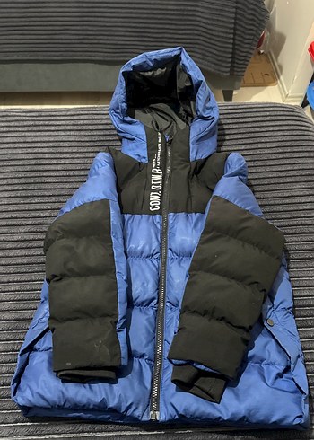 Erkek Çocuk Mavi Siyah Kapüşonlu Mont - Görsel 2